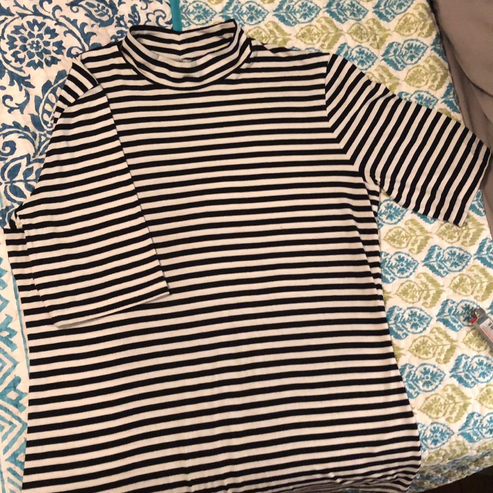 Banana Republic cotton blend fitted top.